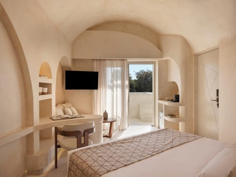 Heyday Luxury Suites Hotel in Perissa