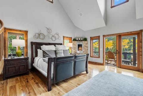 Stunning 6BR Lodge w Beautiful Mt Quandary Views House in Blue River