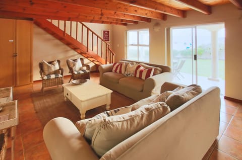 Communal lounge/ TV room, Living room, Seating area