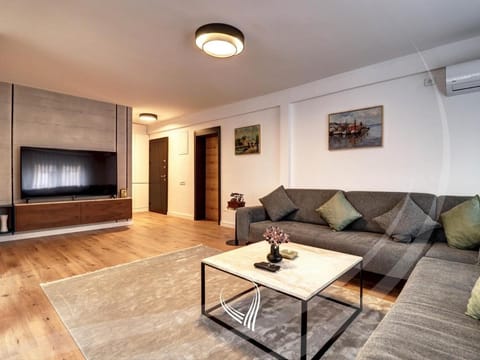 TV and multimedia, Seating area, Evening entertainment