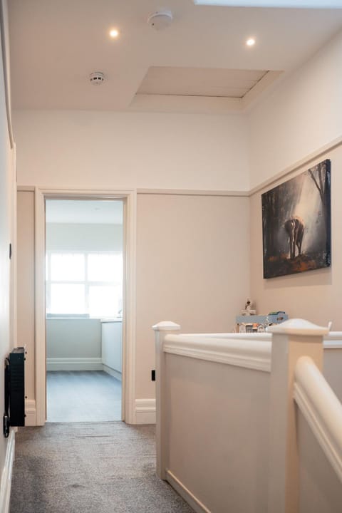 Stunning 2 Bedroom Sea View Apartment With Parking Apartment in Rhôs-on-Sea