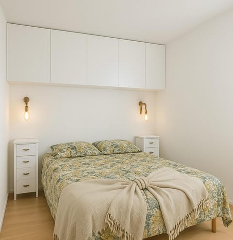 Bed, Photo of the whole room