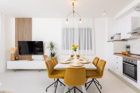 Living room, Dining area, kitchen
