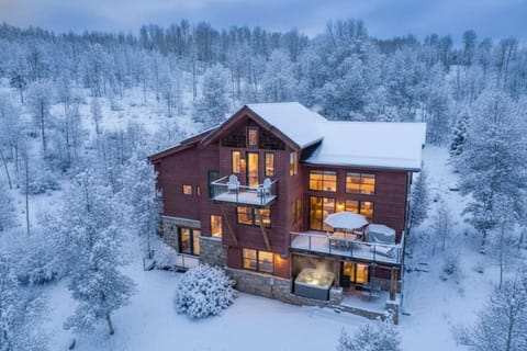4BR with Hot Tub Walk to Chondola House in Telluride