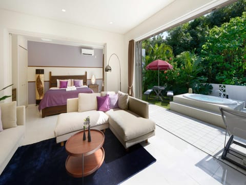 Living room, Garden view