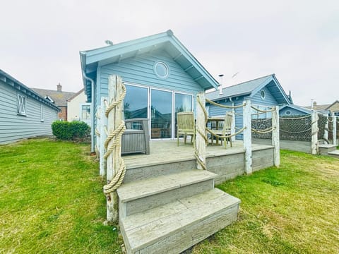 Property building, Patio, Garden, Garden view