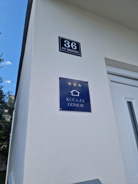 Kuća za odmor-Mladen Apartment in Šibenik-Knin County, Croatia