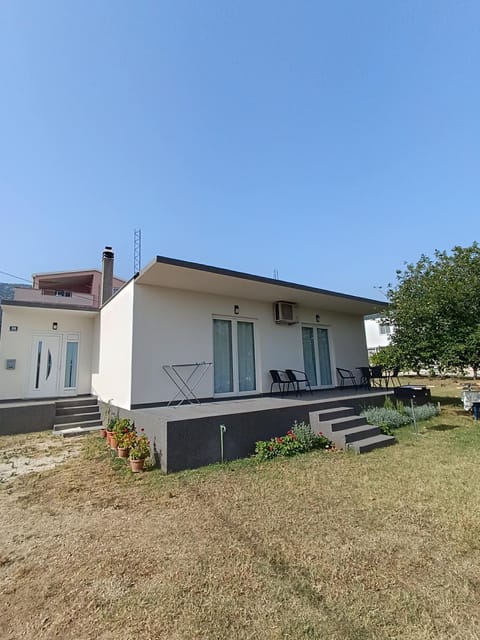 Kuća za odmor-Mladen Apartment in Šibenik-Knin County, Croatia