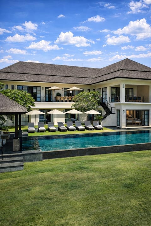 Property building, Spring, Day, Natural landscape, Garden view, Pool view, Swimming pool, sunbed