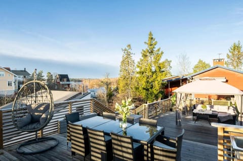 View (from property/room), Balcony/Terrace, Dining area