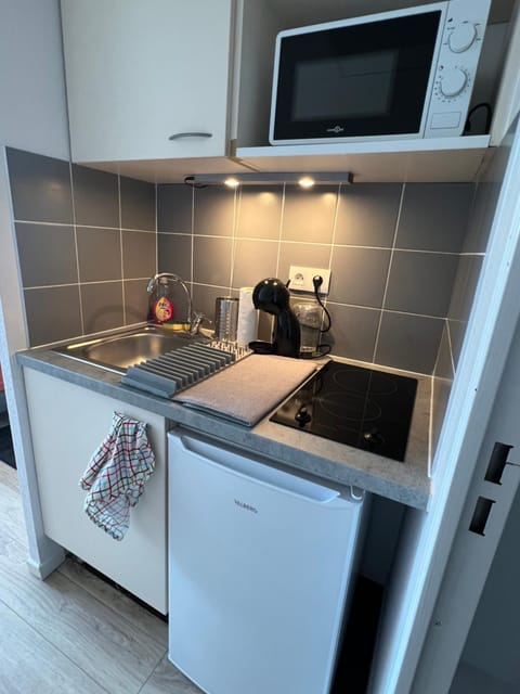 Studio Appart'hôtel gare TGV avec place privée Apartment in Avignon