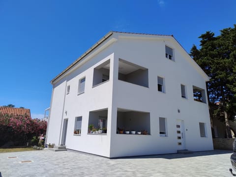 Property building, Day