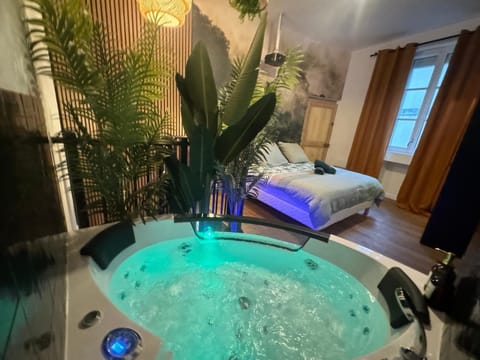Hot Tub, Spa and wellness centre/facilities, Photo of the whole room, Bedroom, Bath
