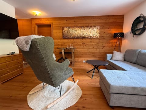 TV and multimedia, Living room, Photo of the whole room, Seating area