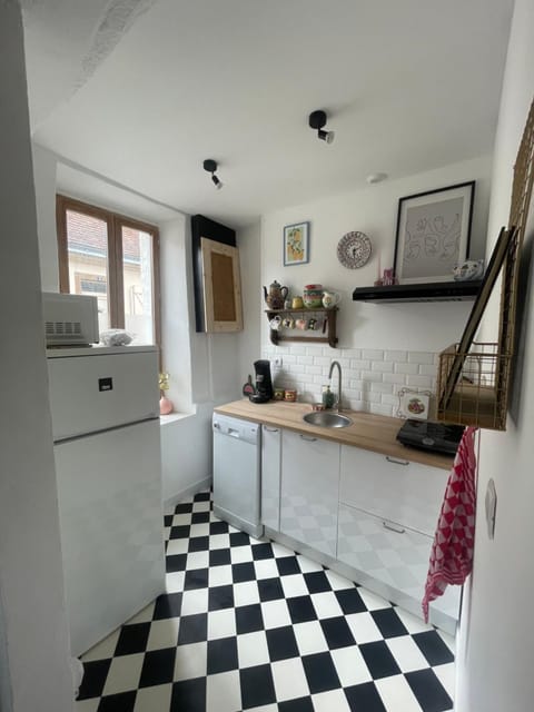 Food and drinks, stove, kitchen