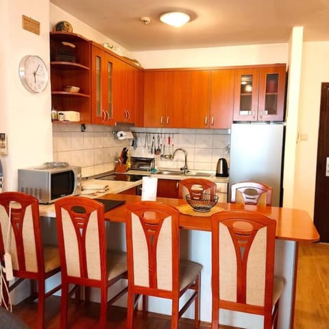 Kitchen or kitchenette, Dining area, dishwasher, oven, stove, toaster