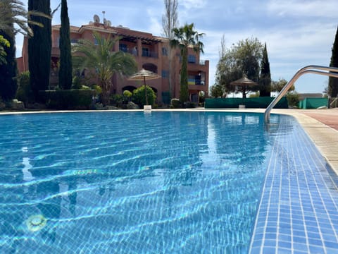 Pool view, Swimming pool, sunbed