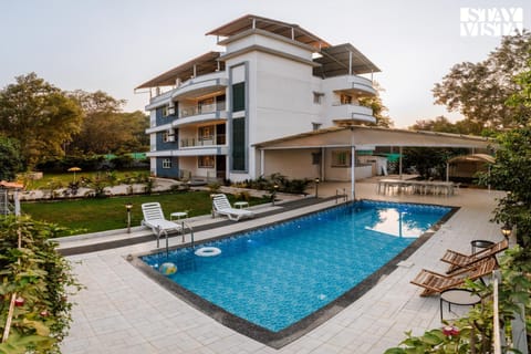 Property building, Pool view