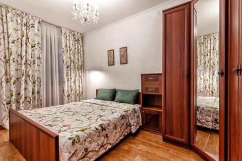 Bed, Photo of the whole room, Bedroom, wardrobe