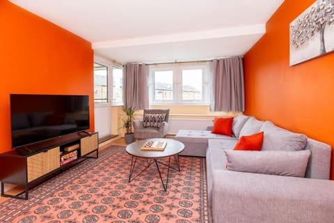 Communal lounge/ TV room, TV and multimedia, Living room