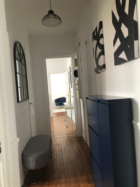 chic et preppy Apartment in Courbevoie