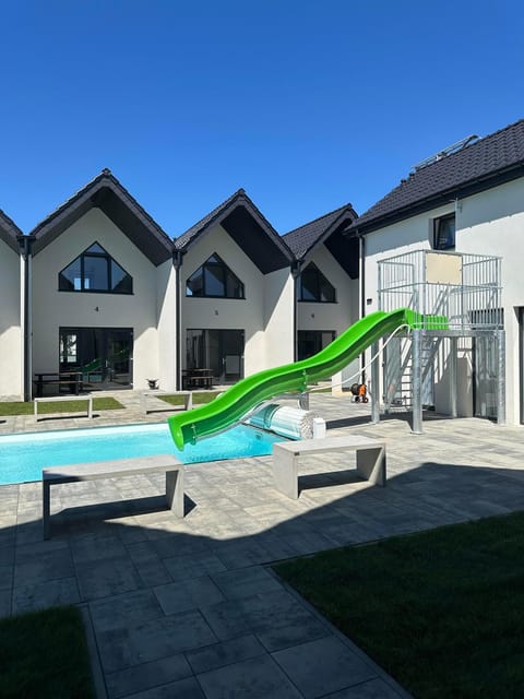 Domki Aurora klimatyzowane, z podgrzewanym basenem i zjeżdżalnią wodną House in West Pomeranian Voivodeship, Poland