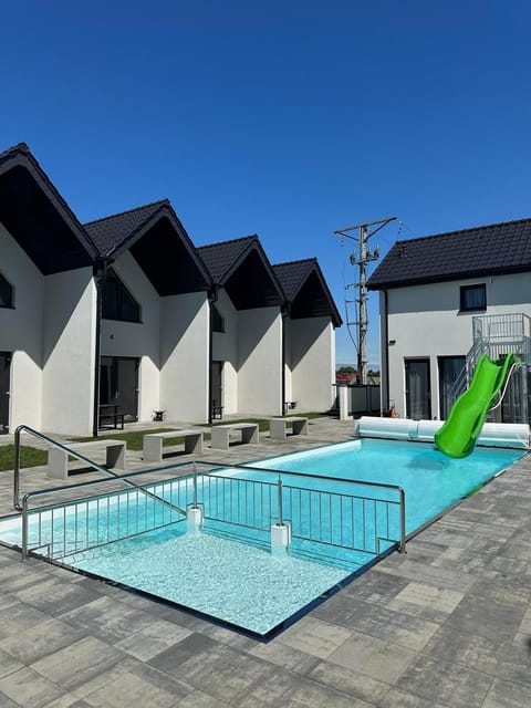 Domki Aurora klimatyzowane, z podgrzewanym basenem i zjeżdżalnią wodną House in West Pomeranian Voivodeship, Poland