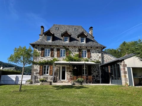 Property building, Garden, Garden view