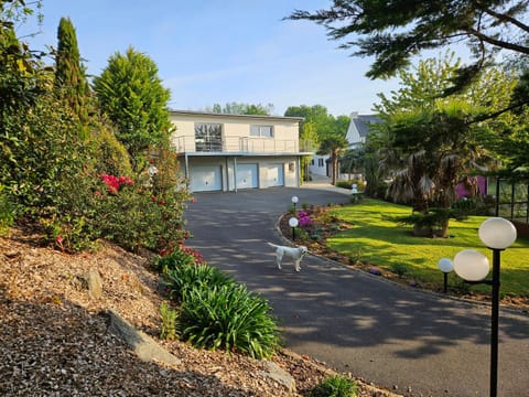 Property building, Natural landscape, Garden, Garden view