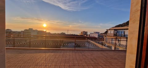 View (from property/room), Balcony/Terrace, Sunset