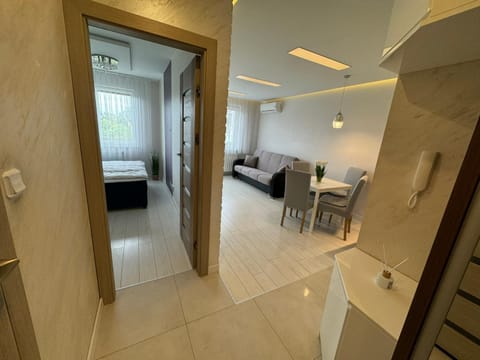 Photo of the whole room, Seating area