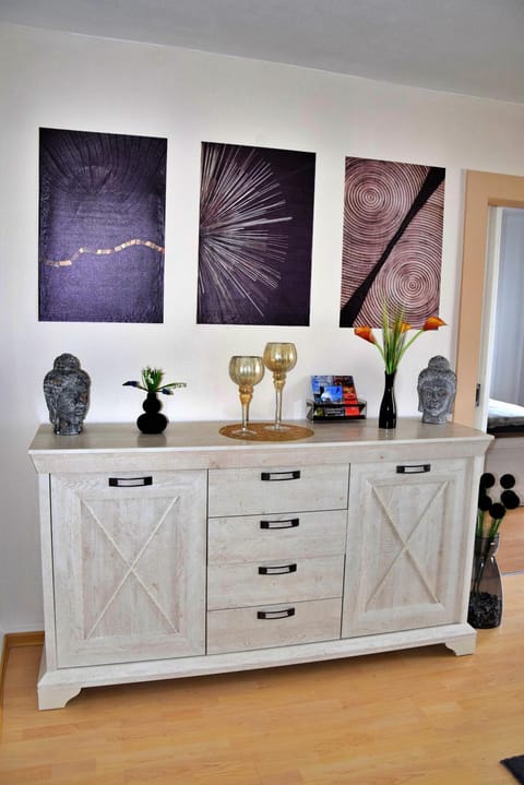 Living room, Decorative detail