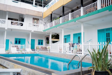 Property building, Day, View (from property/room), Balcony/Terrace, Pool view, Swimming pool, sunbed