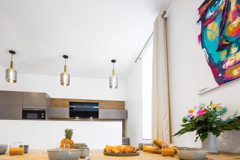 Kitchen or kitchenette, Food and drinks, Food