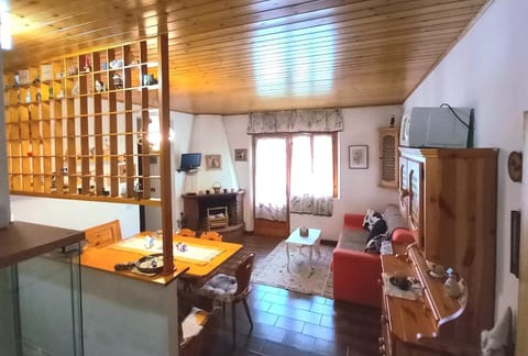 TV and multimedia, Living room, Dining area