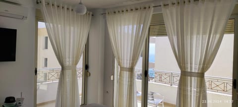 TV and multimedia, View (from property/room), Living room, air conditioner