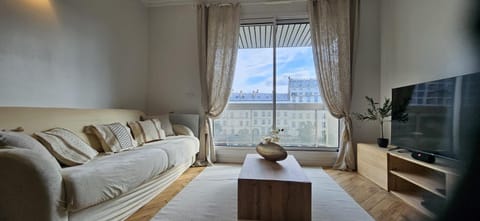 Communal lounge/ TV room, Bed, TV and multimedia, Living room