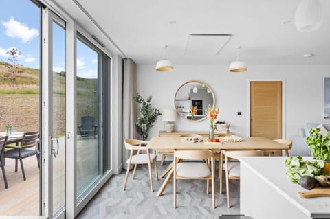 Patio, Kitchen or kitchenette, Seating area, Dining area
