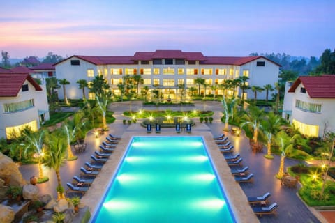 Property building, Day, Swimming pool