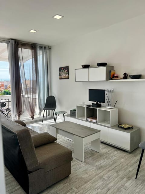 Communal lounge/ TV room, TV and multimedia, Balcony/Terrace, Living room, Evening entertainment, Sea view