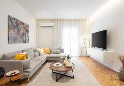 Communal lounge/ TV room, TV and multimedia, Living room