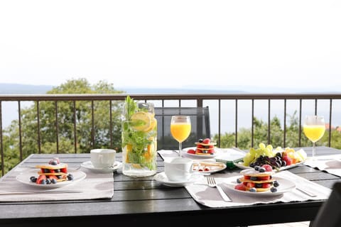 Apartments with sea view Apartment in Crikvenica