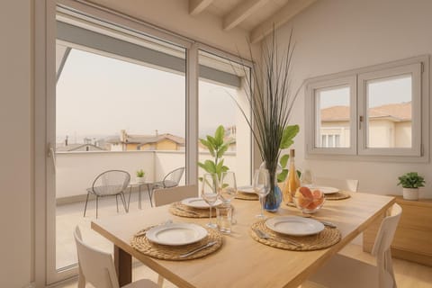 Living room, Food and drinks, Seating area, Dining area, Food