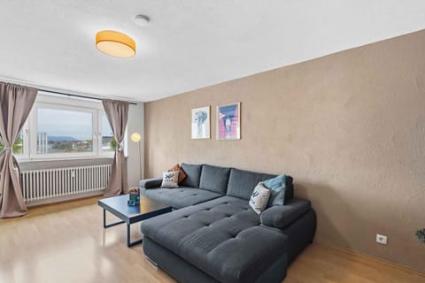 Communal lounge/ TV room, TV and multimedia, Living room, Seating area