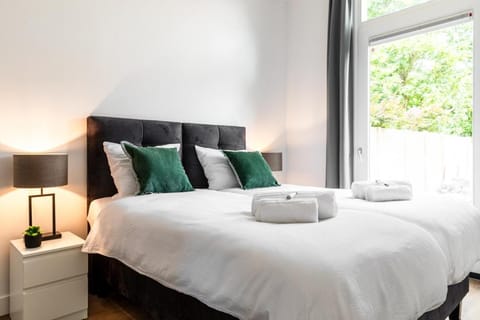 Fast WiFi, vibrant home, 10 min from Efteling Apartment in Tilburg