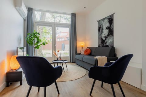 Fast WiFi, vibrant home, 10 min from Efteling Apartment in Tilburg