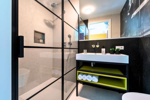 Designer Suite in Hotspot Location w Fast Wi-Fi Apartment in Tilburg