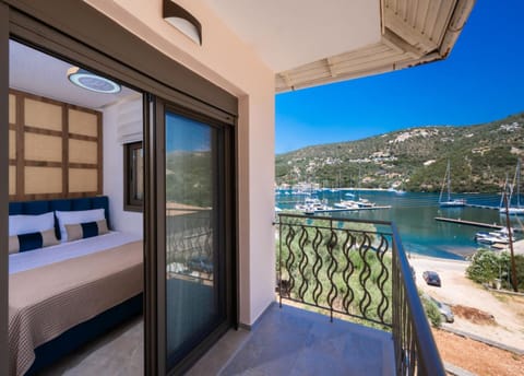 Bed, Natural landscape, View (from property/room), Balcony/Terrace, Photo of the whole room, Bedroom, Mountain view, Sea view