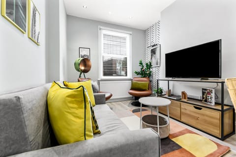 TV and multimedia, Living room, Seating area