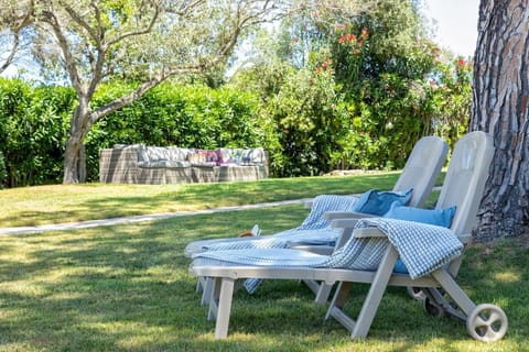 Villa con piscina e giardino Villa in Sardinia